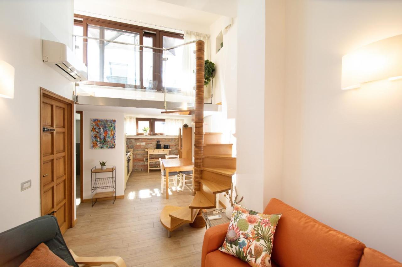 Rooftop Delight With Terrace Lucques Extérieur photo